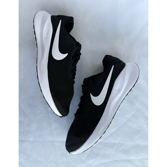 8.5 WOMEN'S NIKE REVOLUTION 7 (WIDE) BLACK WHITE - Picture 1 of 6